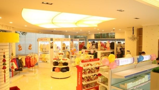 剛開業四個月的小店關門歇業，原因有兩點：一是甲醛超標了5倍多，二是老板娘因此流產了……