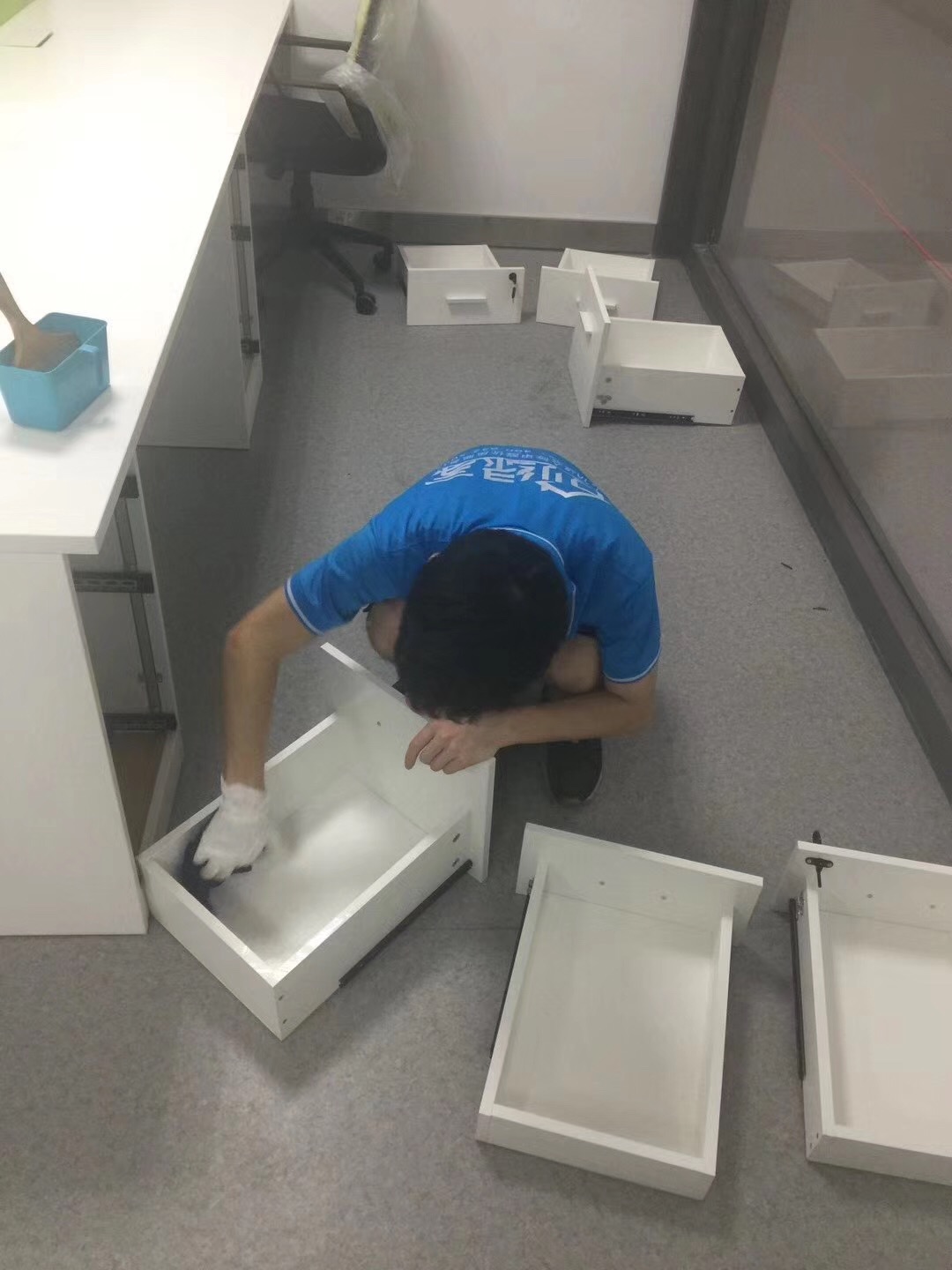 樂富設計園在一個loft創(chuàng)意產(chǎn)業(yè)園中，2760多方的一個大項目歷經(jīng)創(chuàng)綠家兩組工程師兩天兩夜的治理，典型loft式的裝修異味大大降低。樂富設計園的治理源于創(chuàng)綠家曾經(jīng)為泰普森旗下一家子公司甲醛治理，治理完畢效果非常好，所以泰普森集團二次選擇我們治理。創(chuàng)綠家，值得您信任！