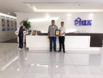 熱烈祝賀王總簽約創綠家鄭州市區級代理！